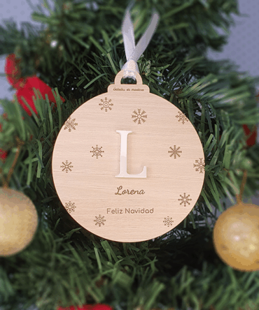 Bola de Navidad Personalizada Copito – Inicial de Metacrilato